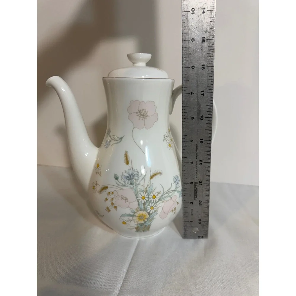 Royal Doulton Flirtation H. 5043 Coffee Pot Fine Bone China Floral 1976 Vintage